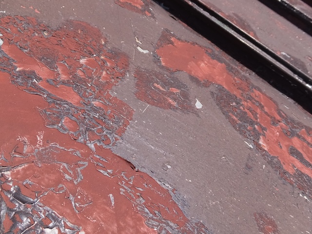 経年劣化した金属屋根